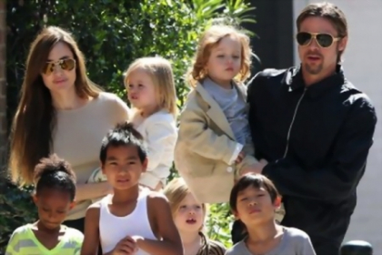 Regula de aur in familia Jolie-Pitt. Afla cum isi pedepsesc Angelina si Brad copiii daca nu sunt cuminti Regula de aur in familia Jolie-Pitt. Afla cum isi pedepsesc Angelina si Brad copiii daca nu sunt cuminti