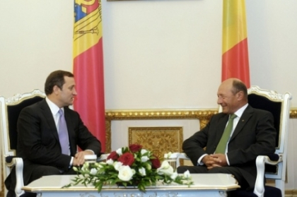 Basescu, despre motiunea de cenzura: Sper din tot sufletul ca AIE sa ramana in picioare Basescu, despre motiunea de cenzura: Sper din tot sufletul ca AIE sa ramana in picioare