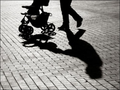 Ingrozitor! Un tata si-a omorat copilul de numai doua luni cu un sarut. Afla cum s-a intamplat