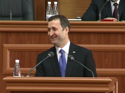 Inaintea furtunii. Cum si-a prezentat Filat raportul in Parlament si ce intrebari i-au adresat deputatii Inaintea furtunii. Cum si-a prezentat Filat raportul in Parlament si ce intrebari i-au adresat deputatii