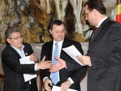 Intrunirea celor trei lideri nu va avea loc Intrunirea celor trei lideri nu va avea loc