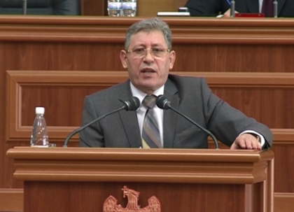 Ghimpu despre Filat si Plahotniuc: Va foloseste Voronin ca pe doi tapi! Gata cu alianta, hotilor!