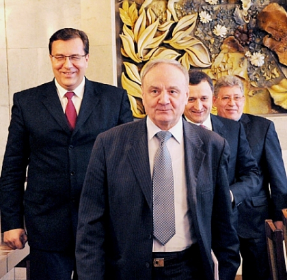 Timofti ii asteapta la consultari, la ora 10.00, pe Lupu, Filat si Ghimpu Timofti ii asteapta la consultari, la ora 10.00, pe Lupu, Filat si Ghimpu