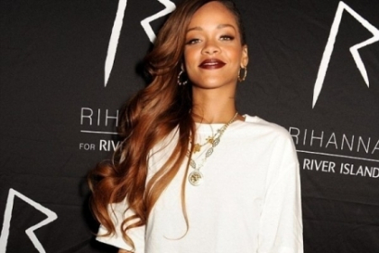 Cum multumeste Rihanna pentru un cadou? A postat o fotografie cu ea goala - FOTO
Cum multumeste Rihanna pentru un cadou? A postat o fotografie cu ea goala - FOTO
