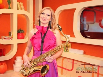 Sexy si talentata. Afla cum reuseste saxofonista Iana Stefan sa atraga toate privirile - VIDEO