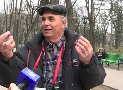 "Usurel, cu dragoste". Un moldovean explica cum trebuie "batuta" femeia. VIDEO