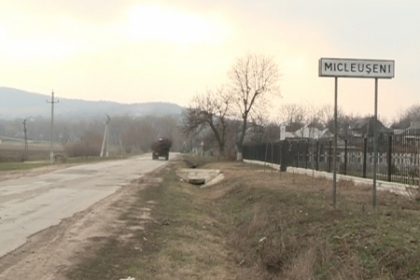 Omorat intentionat? Un barbat din Micleuseni, strivit de un microbuz. Satenii nu-si pot explica Omorat intentionat? Un barbat din Micleuseni, strivit de un microbuz. Satenii nu-si pot explica