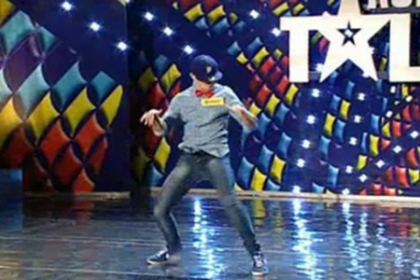Toata sala a aplaudat in picoare! Un moldovean vrea sa ia premiul cel mare cu "Electric Boogie"