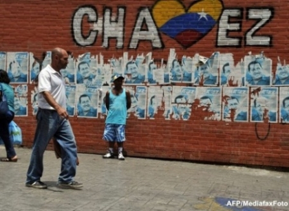 Locuitorii unui cartier din Caracas, mandri ca vor fi vecinii corpului imbalsamat al lui Chavez