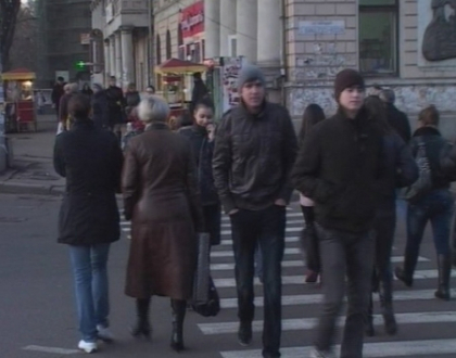 Se intampla in Chisinau! Un barbat a fost jefuit in plina strada de un necunoscut mascat si inarmat!