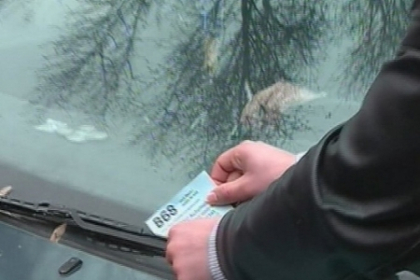 O noua surpriza pentru soferii care parcheaza neregulamentar. Ce mesaj au gasit pe parbriz