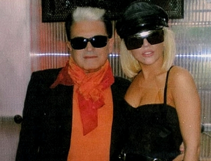 O romanca de 18 ani l-a cucerit pe varul lui Lady Gaga. Cine vrea sa dea lovitura cu ajutorul lui O romanca de 18 ani l-a cucerit pe varul lui Lady Gaga. Cine vrea sa dea lovitura cu ajutorul lui