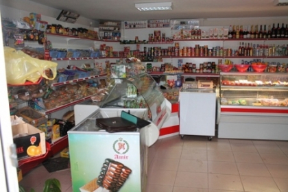 Au BATUT o vanzatoare si au furat toti banii din aparatul de casa. Suspectii din Anenii Noi, retinuti Au BATUT o vanzatoare si au furat toti banii din aparatul de casa. Suspectii din Anenii Noi, retinuti