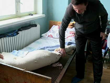Paturi rupte si tavan care sta sa se prabuseasca. Conditiile mizerabile de la Centrul Mamei si Copilului Paturi rupte si tavan care sta sa se prabuseasca. Conditiile mizerabile de la Centrul Mamei si Copilului