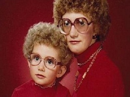 Pozele care NU ar fi trebuit facute publice. Cele mai ciudate si inedite fotografii de familie - FOTO