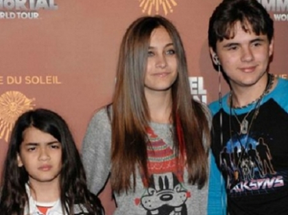 Copiii lui Michael Jackson vor despagubiri! De la cine cer 40 de MILIARDE de dolari Copiii lui Michael Jackson vor despagubiri! De la cine cer 40 de MILIARDE de dolari
