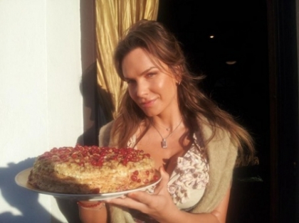 Moldoveanca Anna Lesko canta despre ... ea! Asculta-i noua piesa "Ana" - VIDEO