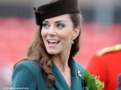 Kate Middleton: "Eu as vrea un baiat, dar William isi doreste o fetita" Kate Middleton: "Eu as vrea un baiat, dar William isi doreste o fetita"