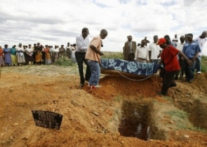 Un grup de sateni din Zimbabwe sustine ca o femeie s-a transformat in barbat dupa moarte