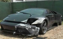 Lamborghini de 220 de mii de dolari abandonat la cateva ore dupa ce a fost cumparat, dupa un accident
