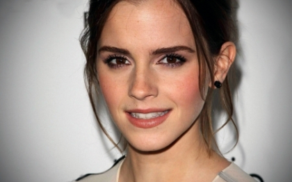 Nu mai e Hermione, cea cuminte. Emma Watson a pozat topless intr-un pictorial provocator
