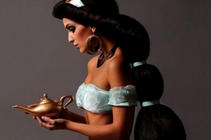 Cateva femei obisnuite s-au transfomat in printese. Uite cum pot prinde viata personajele Disney - GALERIE FOTO Cateva femei obisnuite s-au transfomat in printese. Uite cum pot prinde viata personajele Disney - GALERIE FOTO