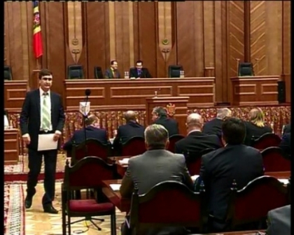 Intrebarea zilei in Parlament: Cine da mai mult? Ce au decis deputatii referitor la majorarea pensiilor