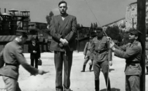 Acesta este unul dintre cele mai mari mistere din perioada nazista. Imaginile care ascund o minciuna uriasa Acesta este unul dintre cele mai mari mistere din perioada nazista. Imaginile care ascund o minciuna uriasa