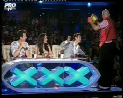 La Romanii au talent, fara talent. O moldoveanca a obtinut trei de NU. Cum i-a "impresionat" pe jurati La Romanii au talent, fara talent. O moldoveanca a obtinut trei de NU. Cum i-a "impresionat" pe jurati