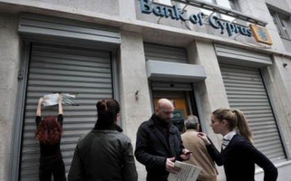 Vrei, nu vrei, salvezi tara. Taxa uriasa pentru depozitele de peste 100.000 de la Bank of Cyprus Vrei, nu vrei, salvezi tara. Taxa uriasa pentru depozitele de peste 100.000 de la Bank of Cyprus