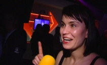 Romancele nu inteleg... romana? Ce raspuns a primit reporterul cand a intrebat-o despre concert