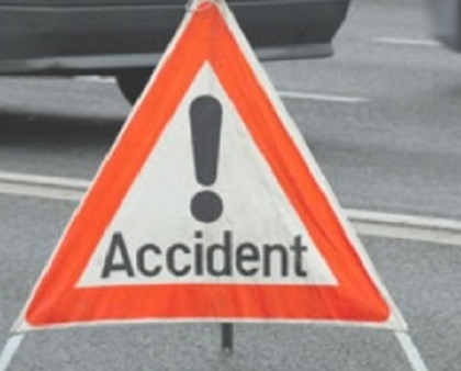 Un microbuz de pe ruta 110, implicat intr-un accident rutier Un microbuz de pe ruta 110, implicat intr-un accident rutier