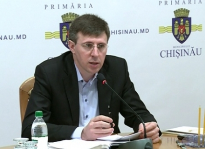 Carlig catre Chirtoaca: Riscati sa ajungeti un biberon, o guma de mestecat fara gust si aroma