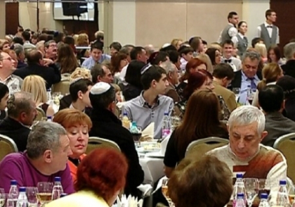 Bucate traditionale, cantece si dansuri. Comunitatea evreiasca din Moldova a sarbatorit Pastele