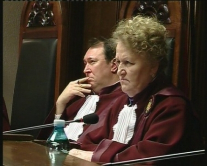 Nicolae Timofti a depus o initiativa legislativa care ar urma sa inlature blocajul de la Curtea Constitutionala Nicolae Timofti a depus o initiativa legislativa care ar urma sa inlature blocajul de la Curtea Constitutionala