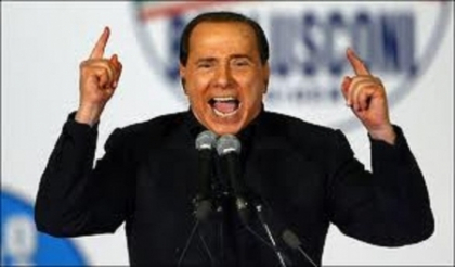 VIDEO. Ford India cere scuze pentru o reclama in care Berlusconi conducea o masina cu femei in portbagaj 