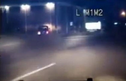 O fata de 15 ani a vrut sa se sinucida izbindu-se cu masina de zidul unei biserici