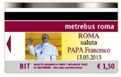Bilete de autobuz si metrou cu imaginea Papei Francisc, la Roma
