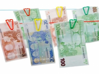 Povesti nespuse din interiorul bancilor. Ce inseamna sa lucrezi intr-o banca greceasca, in criza Povesti nespuse din interiorul bancilor. Ce inseamna sa lucrezi intr-o banca greceasca, in criza