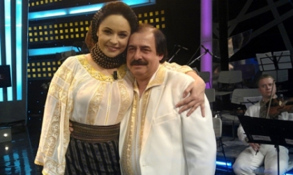 Andreea Marin, luata la joc de Nicolae Botgros! A cantat muzica populara alaturi de maestru - VIDEO
