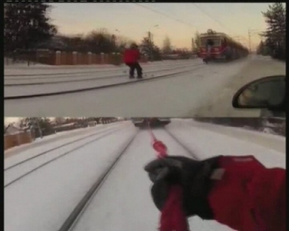 Un schior s-a agatat de un tramvai, deplasandu-se cu 80 km/h! Cum s-a terminat plimbarea extrema