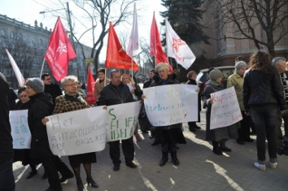 "Chirtoaca la procuratura!". Socialistii au protestat in fata Primariei. Ce ii nemultumeste