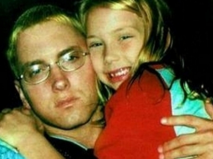 S-a transformat intr-o adolescenta frumoasa. Uite cum arata fiica celebrului rapper, Eminem - FOTO S-a transformat intr-o adolescenta frumoasa. Uite cum arata fiica celebrului rapper, Eminem - FOTO