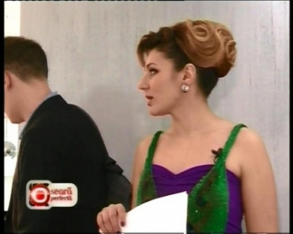 Cristy Rouge invata sa fie femeie de afaceri. Uite cum isi castiga existenta Cristy Rouge invata sa fie femeie de afaceri. Uite cum isi castiga existenta