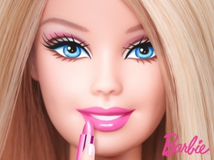 Papusa Barbie fara machiaj: imaginea care va dezamagi milioane de fetite
