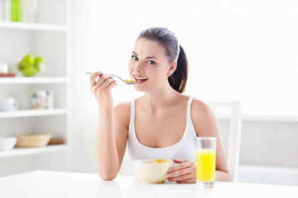 Mic dejun pentru un abdomen plat. Ce &nbsp;alimente trebuie sa consumi in primele ore ale zilei ca te mentii in forma