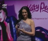 Katy Perry isi imprastie mireasma prin intreaga lume Katy Perry isi imprastie mireasma prin intreaga lume