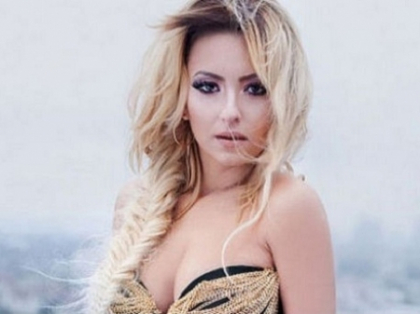 Era rebela si sexy. Cum arata Giulia cand abia s-a lansat in muzica - VIDEO Era rebela si sexy. Cum arata Giulia cand abia s-a lansat in muzica - VIDEO