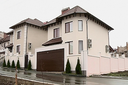 "Mi-am cumparat-o pe bani cinstiti". Cum arata casa de milioane a lui Parlog si ce explicatii are
