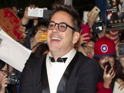 Imbracat la 4 ace, dar cu ...slitul desfacut! Moment jenant pentru actorul din Iron Man - FOTO